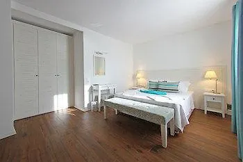 Poseidon Boutique And Yacht Club 4*