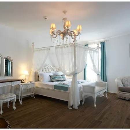 Poseidon Boutique And Yacht Club Hotel