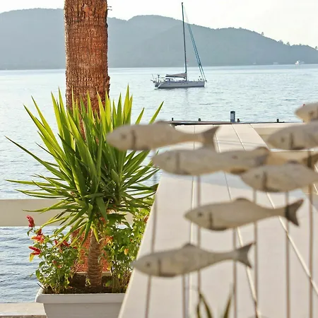 Poseidon Boutique And Yacht Club Hotel 4*