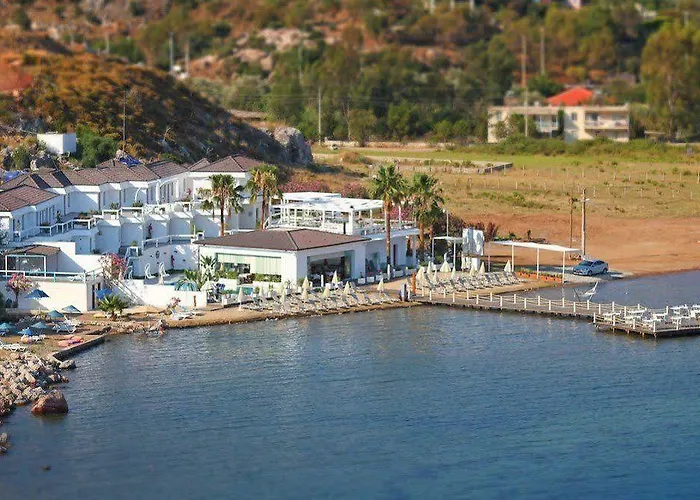 Poseidon Boutique And Yacht Club セリミエ