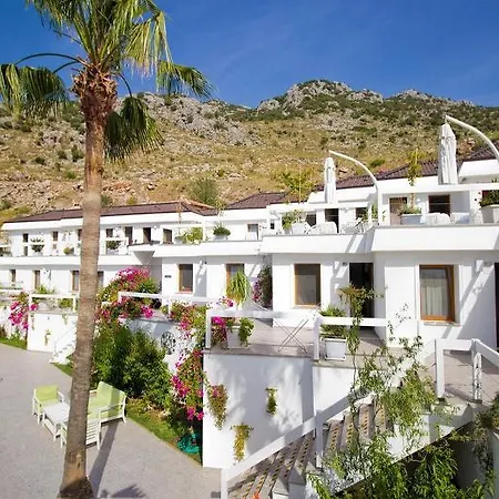 Poseidon Boutique And Yacht Club فندق
