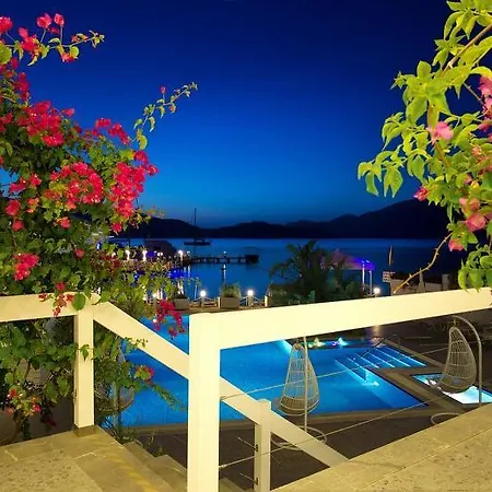 Poseidon Boutique And Yacht Club 4*