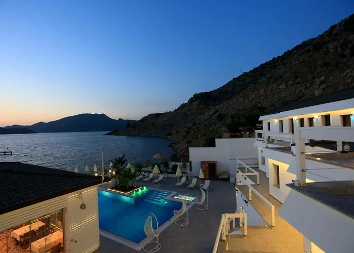 호텔 Poseidon Boutique And Yacht Club 4*